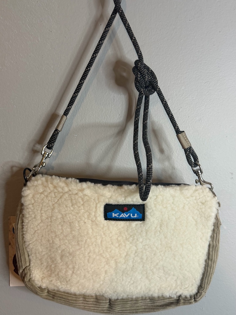 NWT Kavu Cream Sherpa Crossbody with Rope Strap